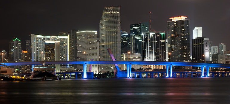 picture of Miami at night
